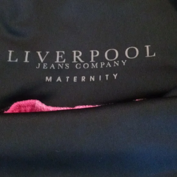 Liverpool Jeans Company The Walking Short Maternity Shorts - Picture 4 of 9